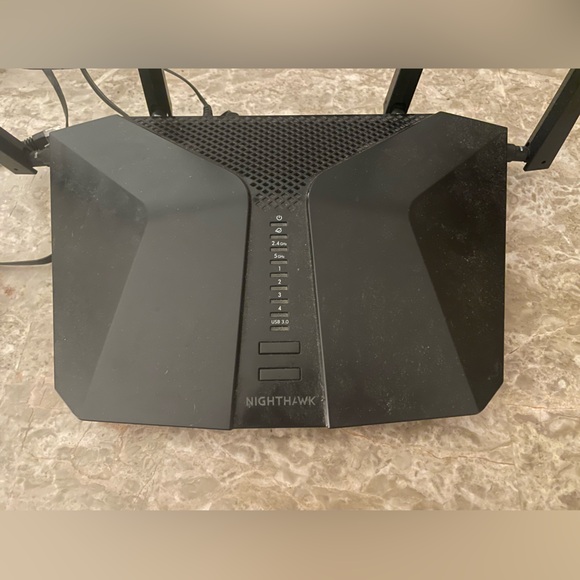 Net Gear Nighthawk Router Black - Picture 1 of 3